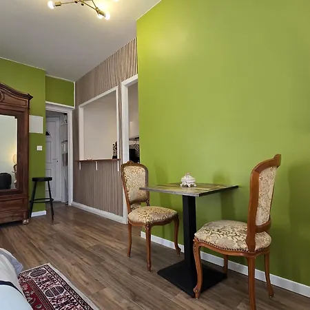 Studio, Avec Cuisine Et Salle De Bain Face Au Jardin Massey Apartmán *