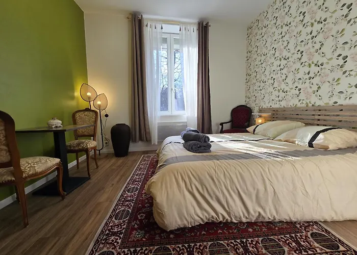 Appartement Studio, Avec Cuisine Et Salle De Bain Face Au Jardin Massey *